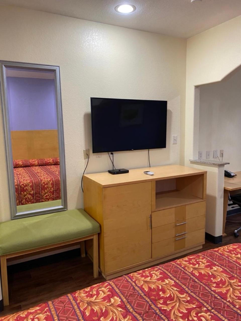 Relax Inn & Suites 앤젤톤 외부 사진